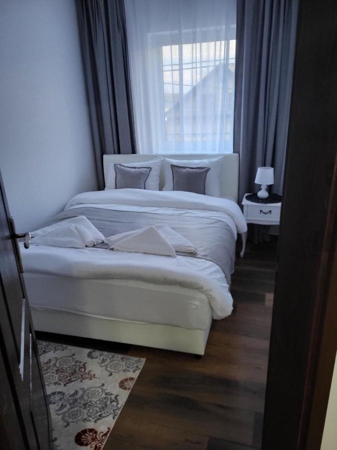 Sky Lux Apartmani Surčin 외부 사진